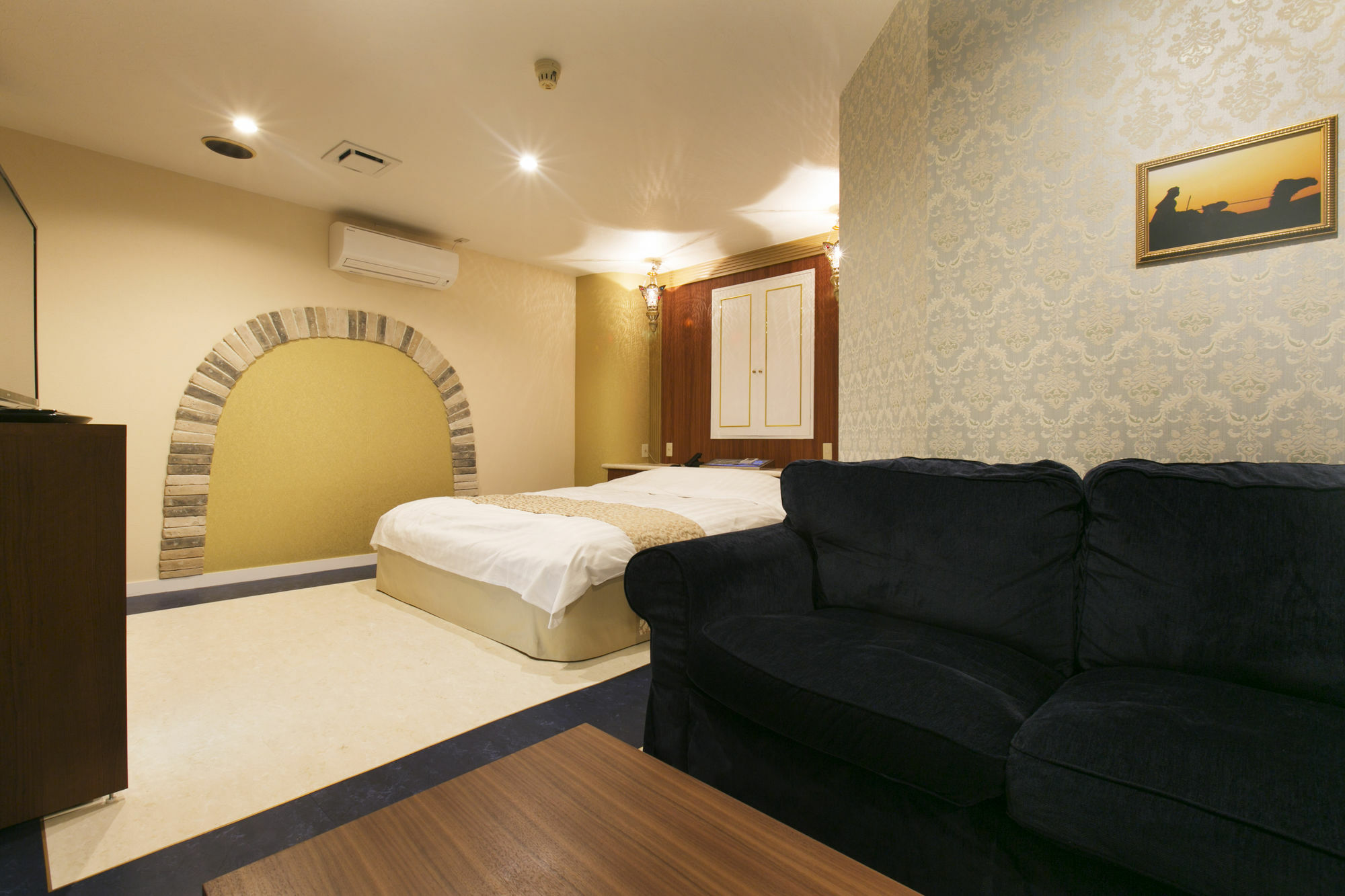 Hotel Atlantis Higashi Osaka (Adults Only) מראה חיצוני תמונה